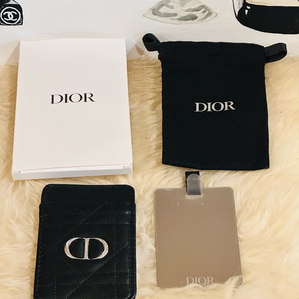 🔥 NIB Dior Quilted Card Case & Mirror w/ Phone Sticker Limited Edition - Picture 2 of 6